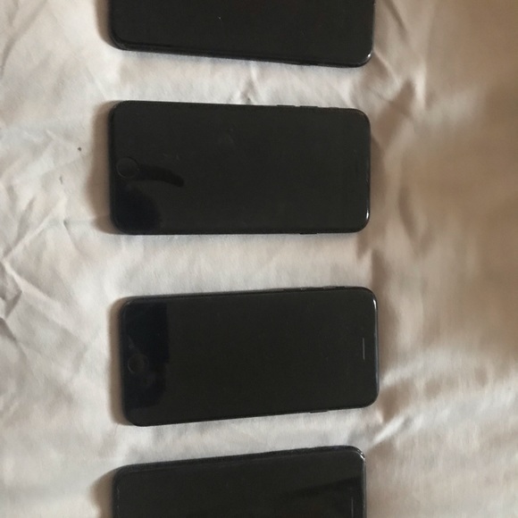 iPhone 7’s - Picture 2 of 4